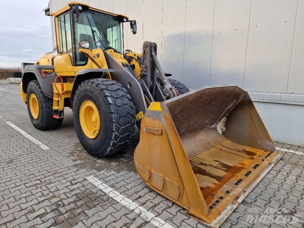 Volvo L 120 H 輪胎式裝載機