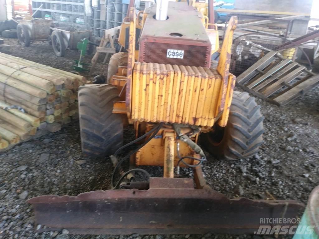 CASE 660 掘溝機