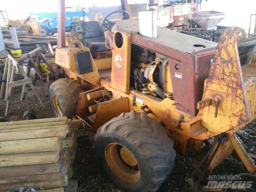 CASE 660 掘溝機