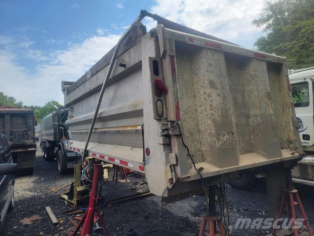  J & J 17' Dump Body 傾卸式卡車