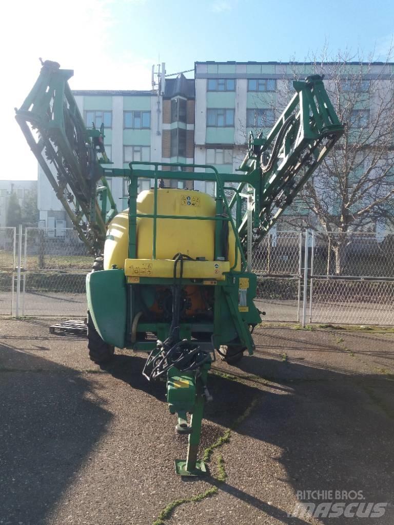 John Deere 732 牽引式噴霧機