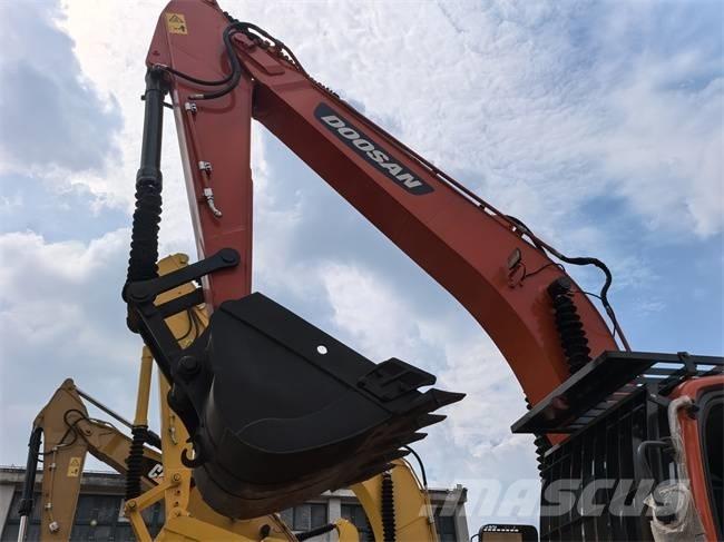 Doosan DX 225 LC 履帶式 挖土機/掘鑿機/挖掘機