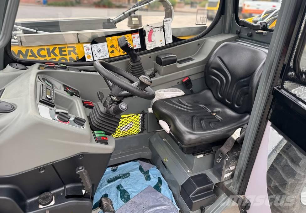 Wacker Neuson TH 522 伸縮臂操作車