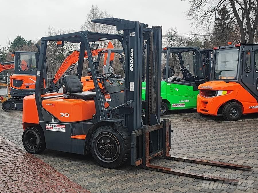 Doosan D30G 柴油卡車