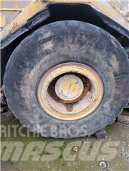 Volvo A25 輪胎、車輪和輪圈