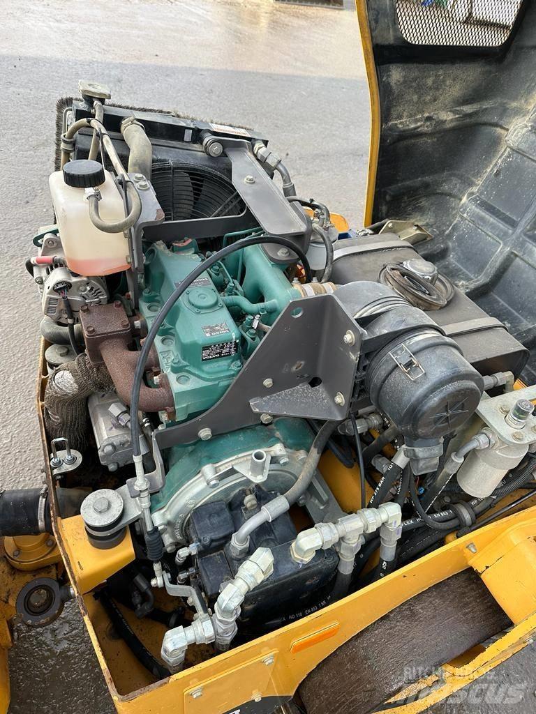 Volvo DD 25 B 雙輪滾壓機