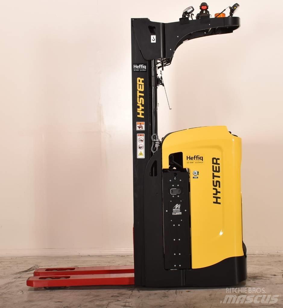 Hyster RS1.6 自走式堆積機