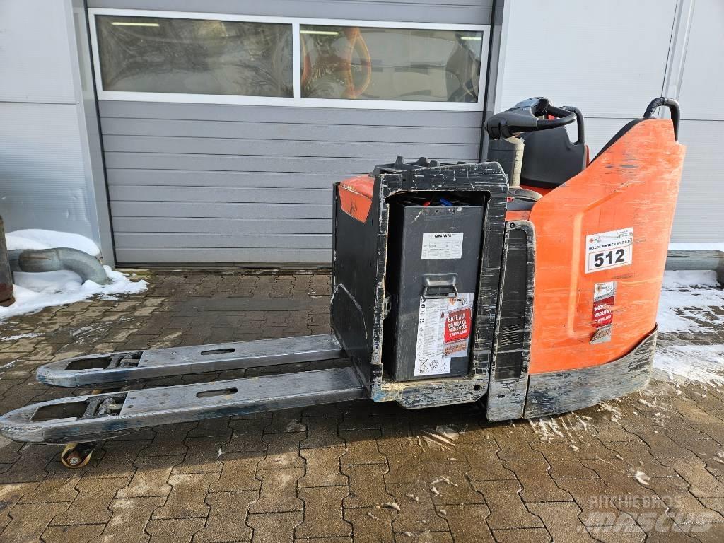 BT LPE 250 電動堆高機