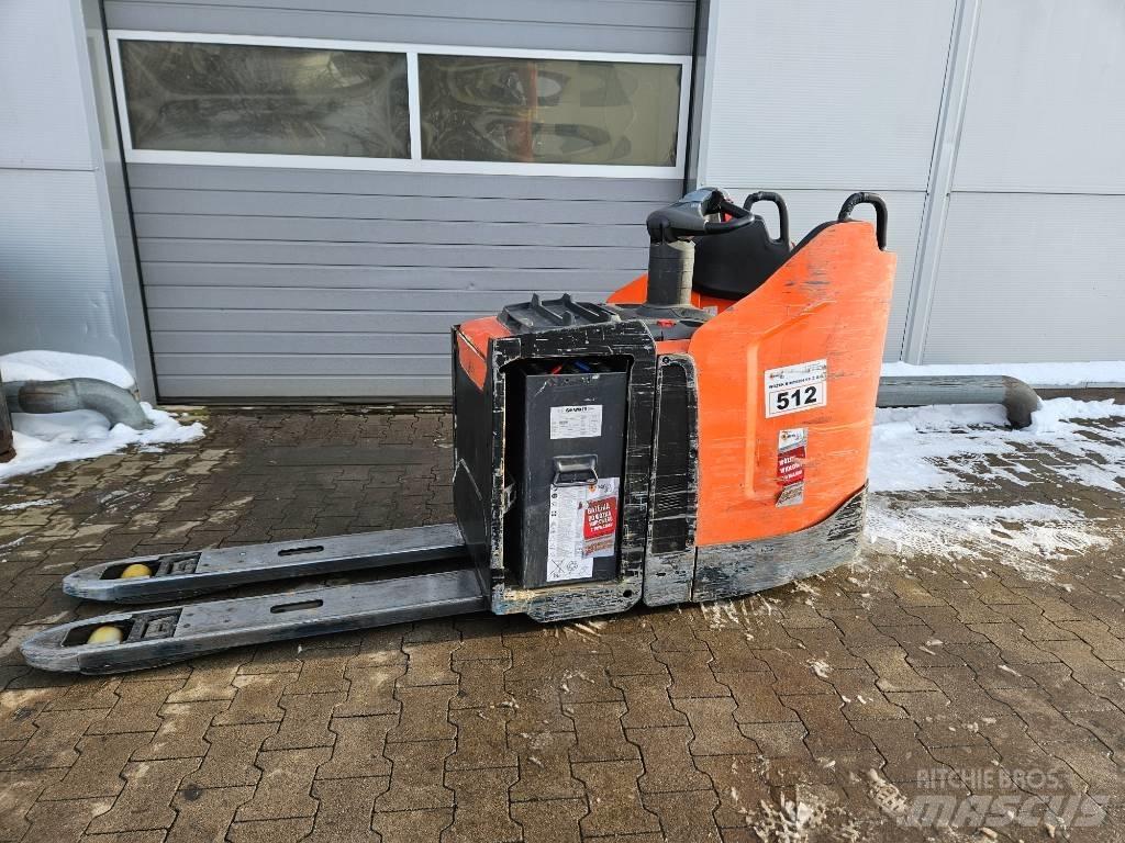 BT LPE 250 電動堆高機