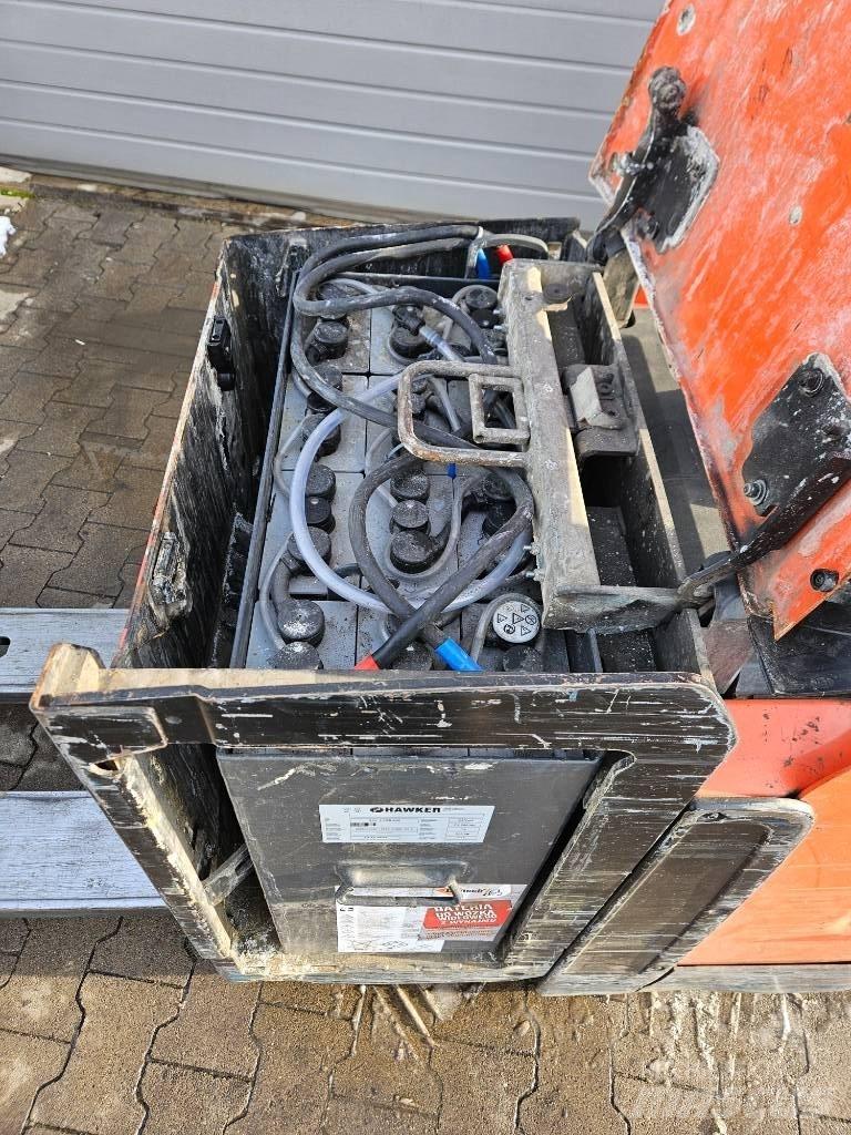 BT LPE 250 電動堆高機