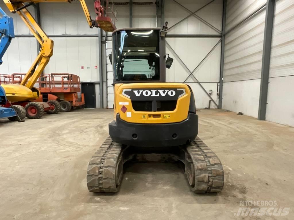 Volvo ECR 50 D 小型挖土機/掘鑿機<7t(小型挖掘機)