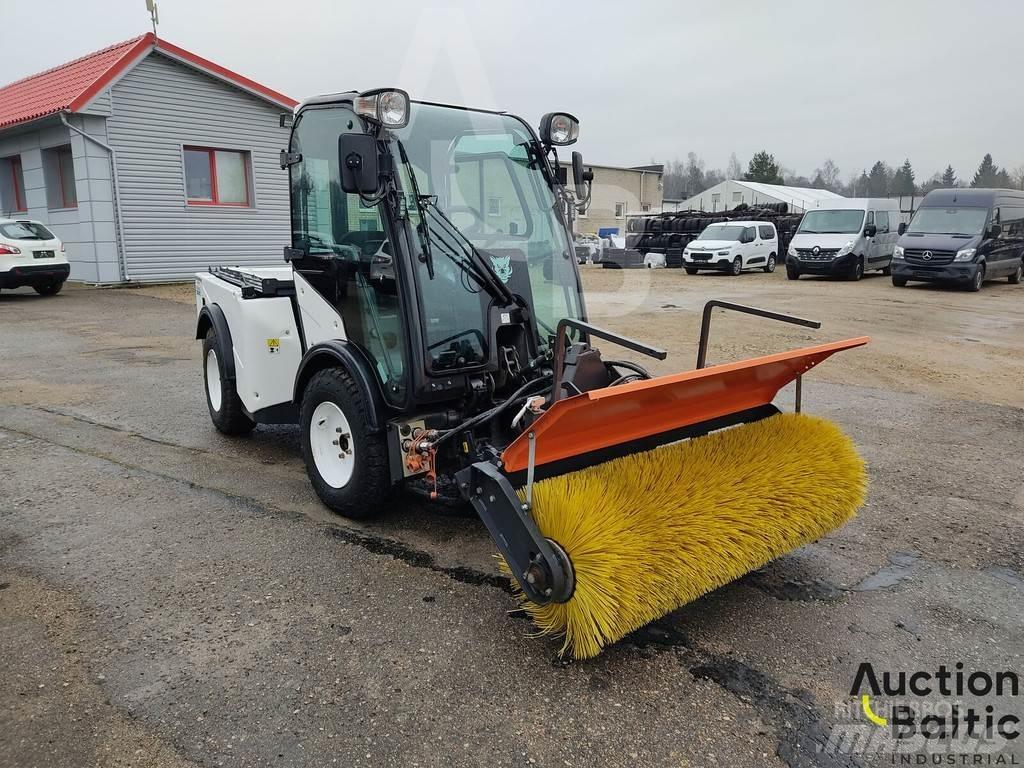 Multihog CX75 掃倉機