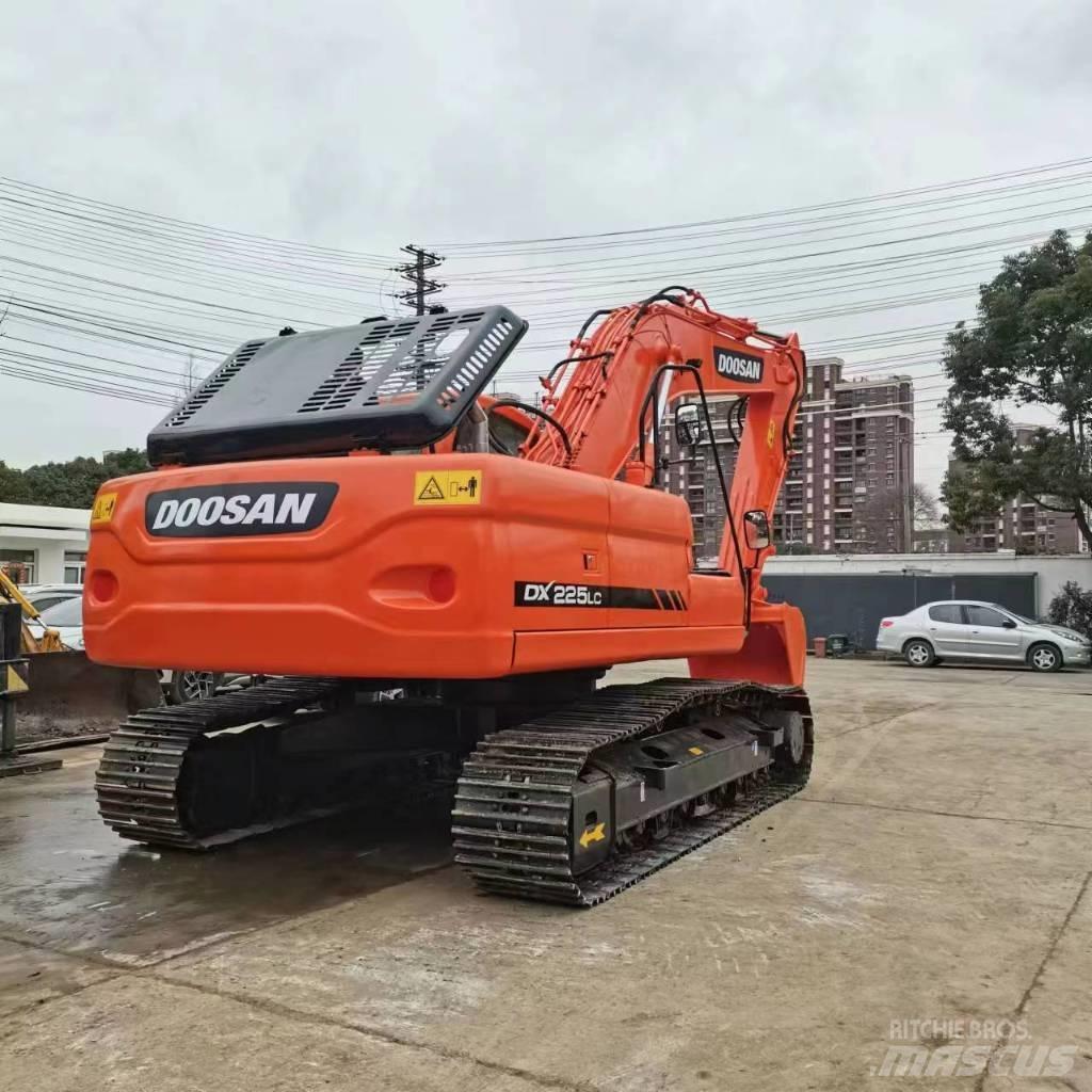 Doosan DX 225 LC 履帶式 挖土機/掘鑿機/挖掘機