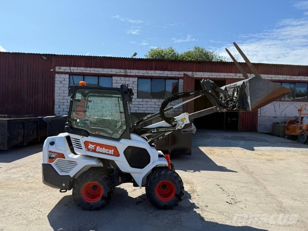 Bobcat L 28 伸縮臂操作車
