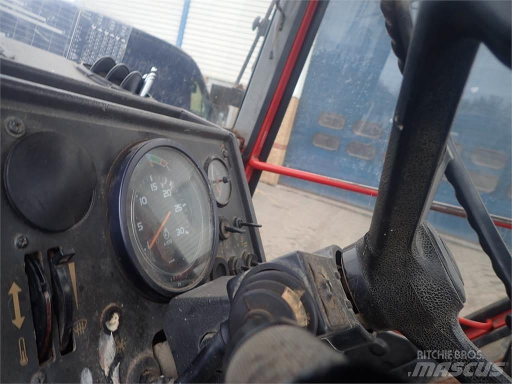 Valmet 705 曳引機