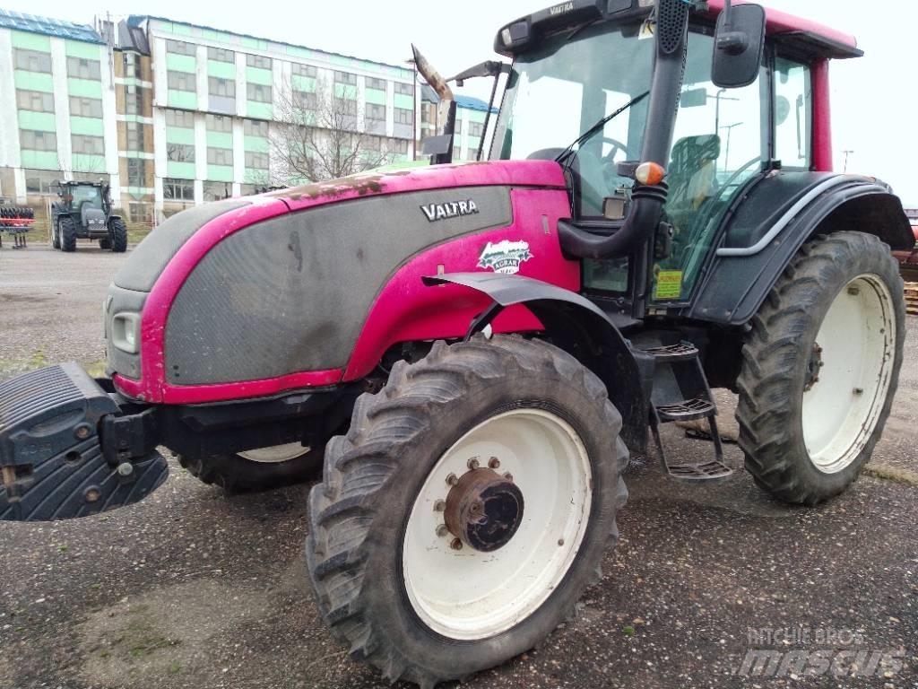 Valtra T 151 E 曳引機