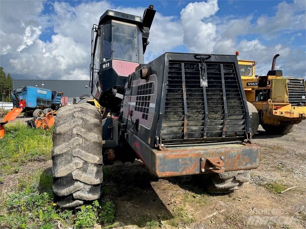 Valmet 911 收穫機