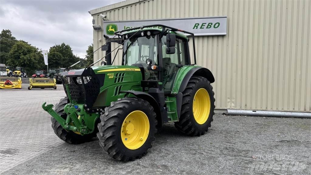 John Deere 6120M 小型曳引機