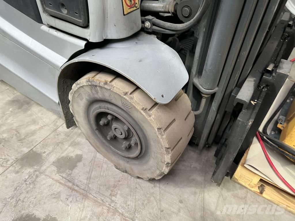 Still RX 60-25 電動堆高機