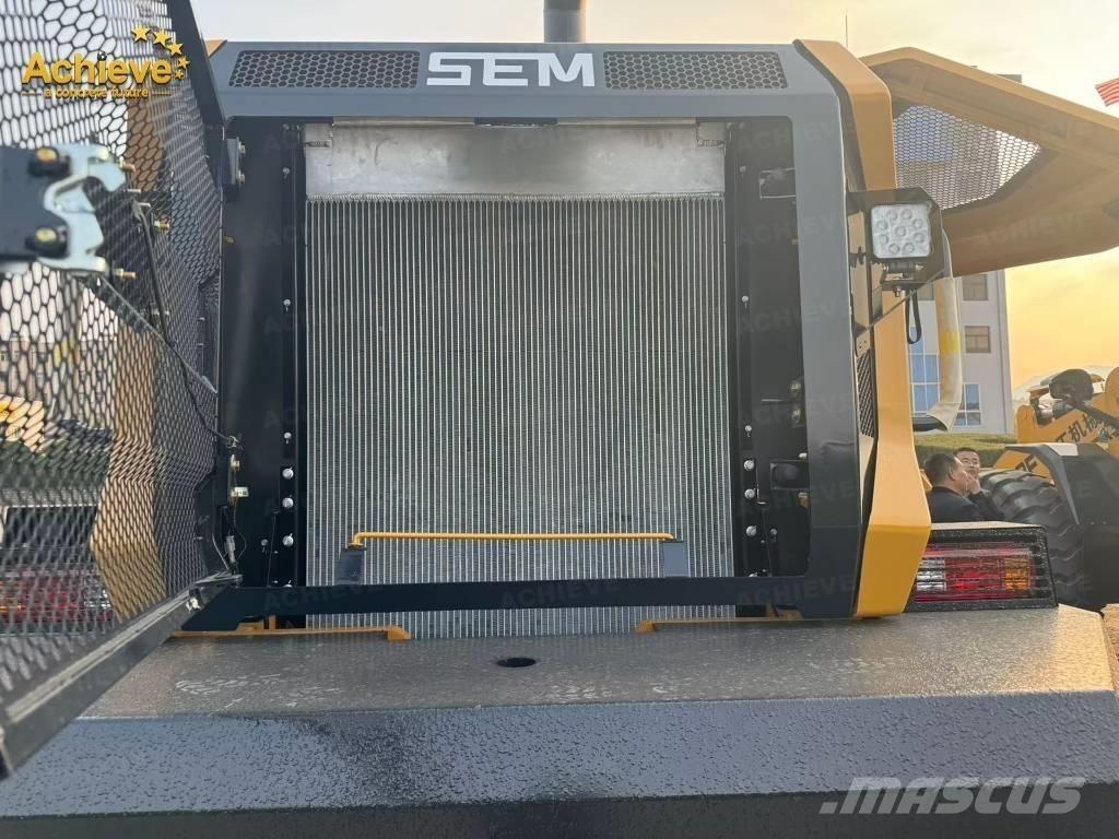 SEM 656F 輪胎式裝載機