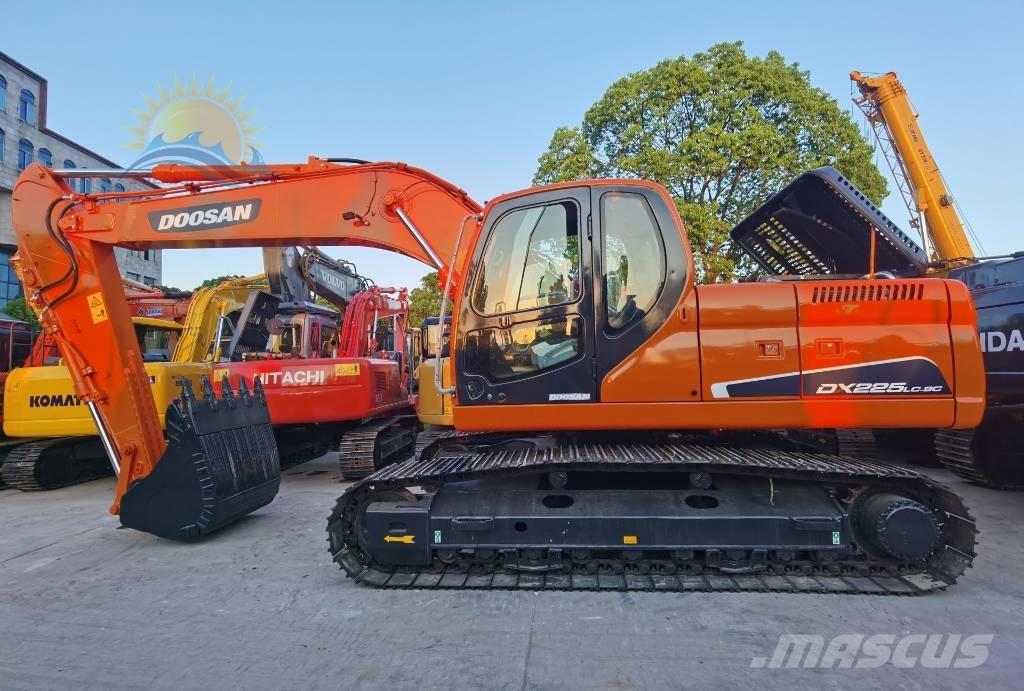 Doosan DX 225 LC 履帶式 挖土機/掘鑿機/挖掘機
