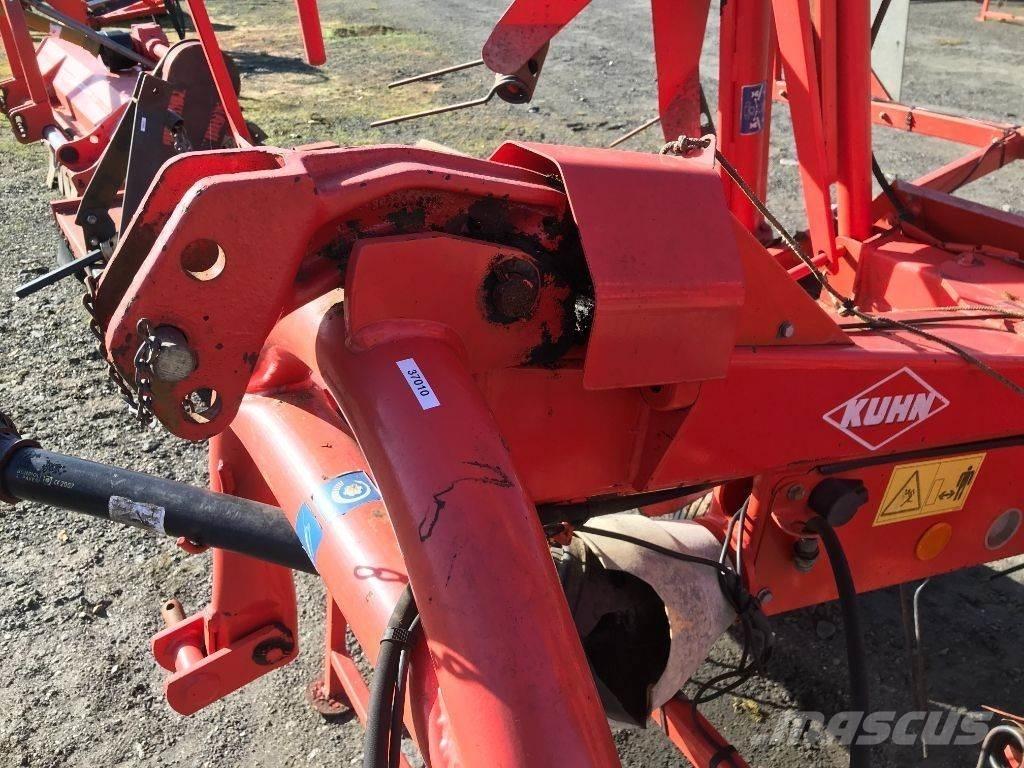 Kuhn GF 6401 MH 耙與翻草機