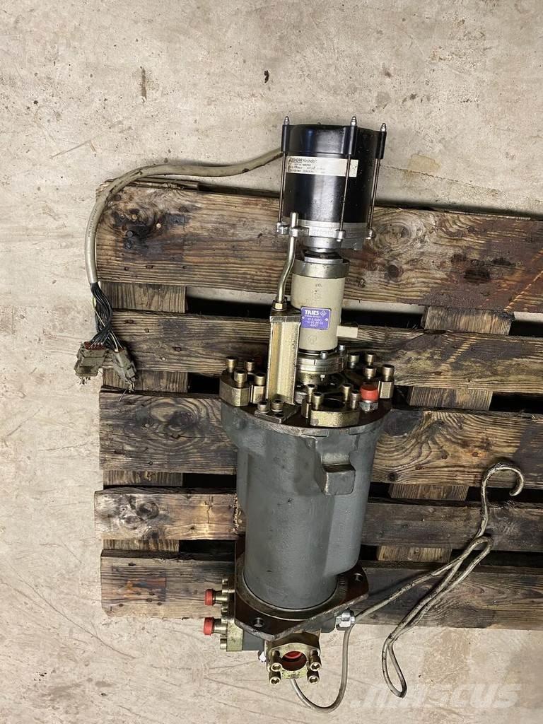 Liebherr A934C 油壓