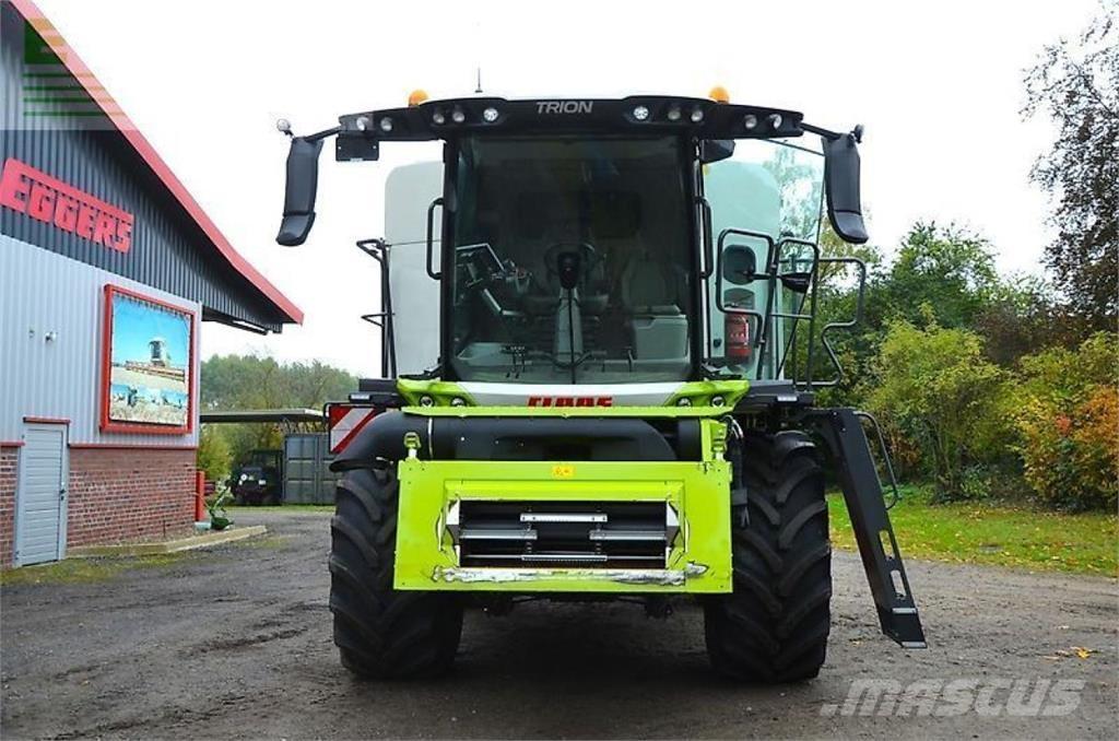 CLAAS trion 730 聯合收穫機
