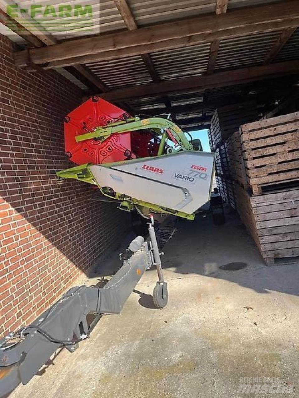CLAAS trion 730 聯合收穫機