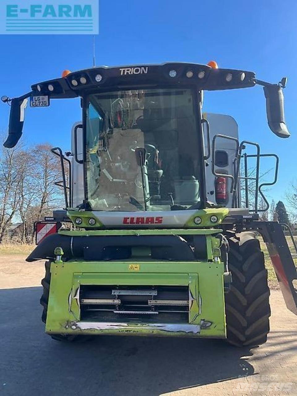 CLAAS trion 730 聯合收穫機