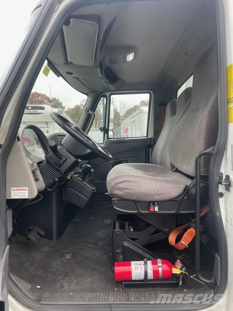 International 4300 飲料運輸卡車