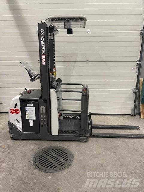 Atlet EPL100 中端式裝載機