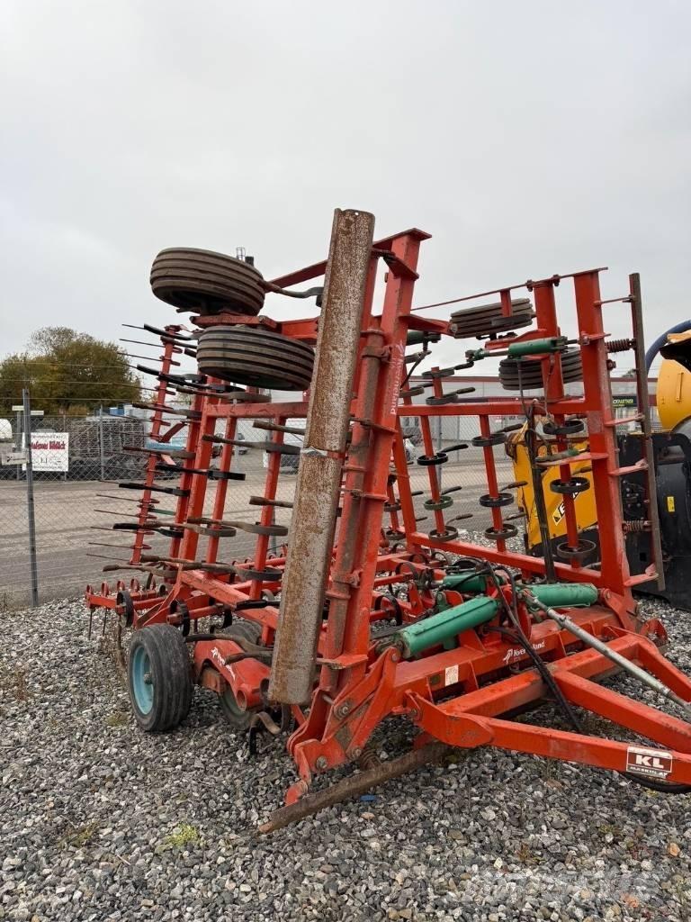 Kverneland TTA7 Harv 耙車