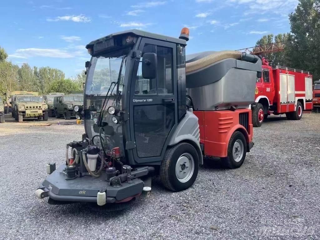 Hako Citymaster 1250 掃倉機