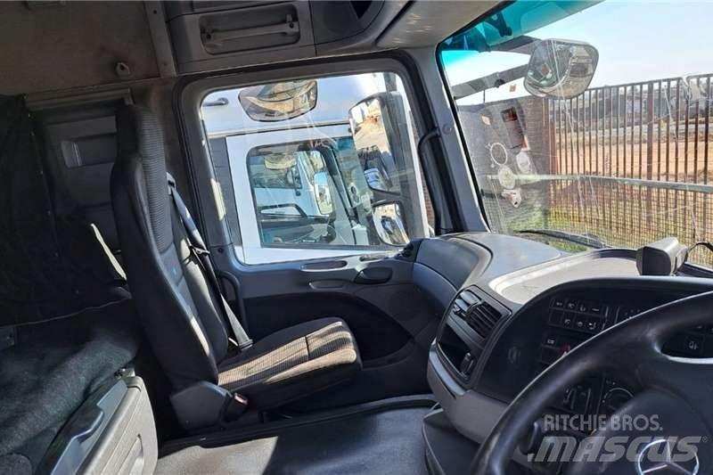 Mercedes-Benz 2644 其他貨車