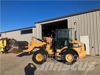 CAT 908m 輪胎式裝載機