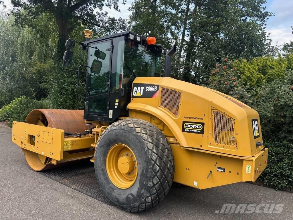 CAT CS 66 B 單輪滾壓機
