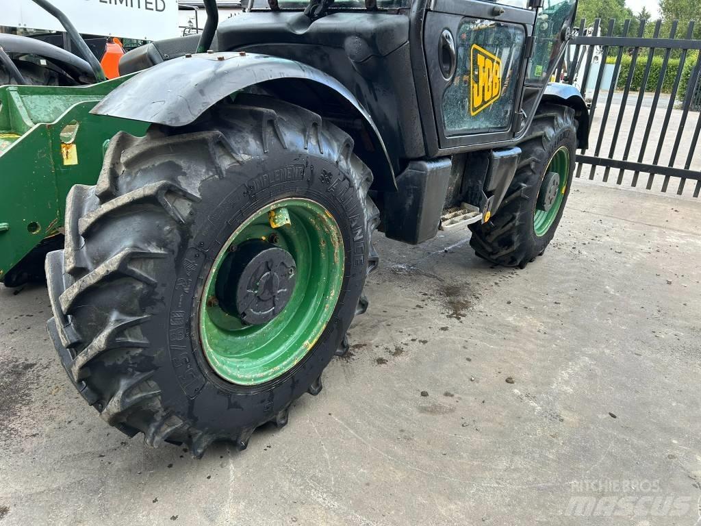 JCB 535-125 伸縮臂操作車