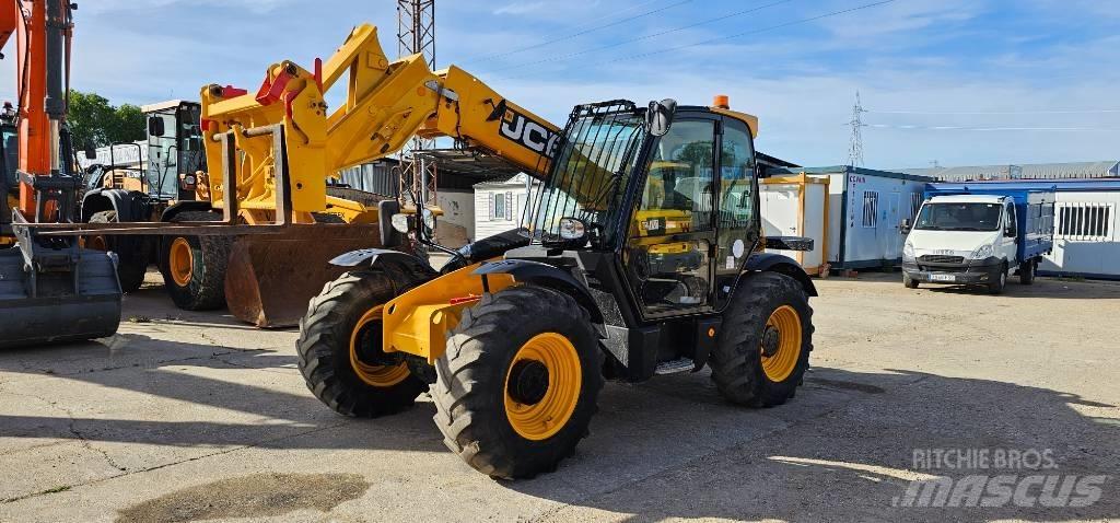 JCB 531-70 伸縮臂操作車