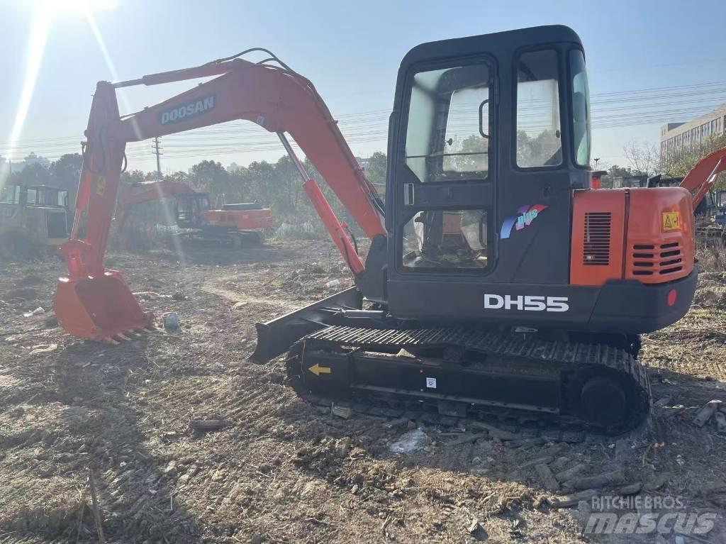 Doosan DH 55 小型挖土機/掘鑿機<7t(小型挖掘機)