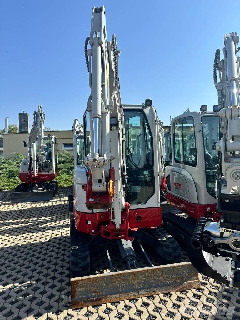 Takeuchi TB325R V1 小型挖土機/掘鑿機<7t(小型挖掘機)