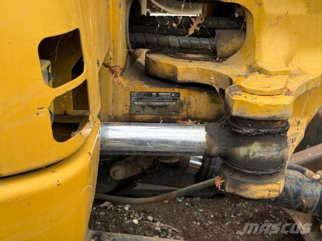 CAT CP 44 單輪滾壓機