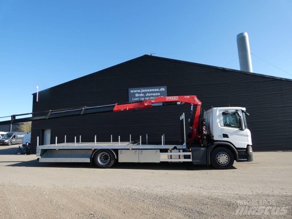 Scania P 220 起重機卡車