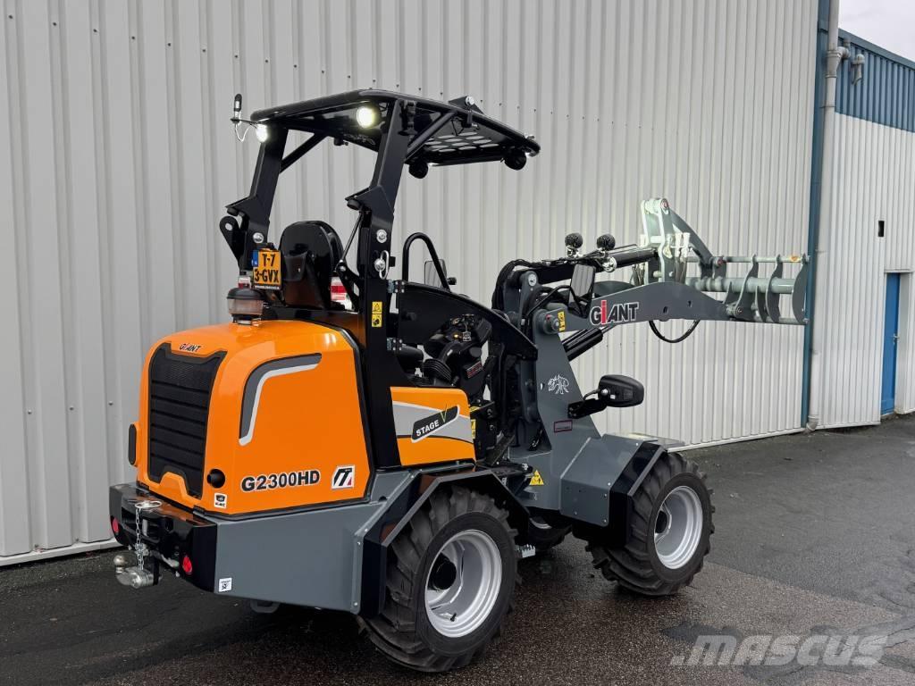 GiANT G 2300 HD 輪胎式裝載機
