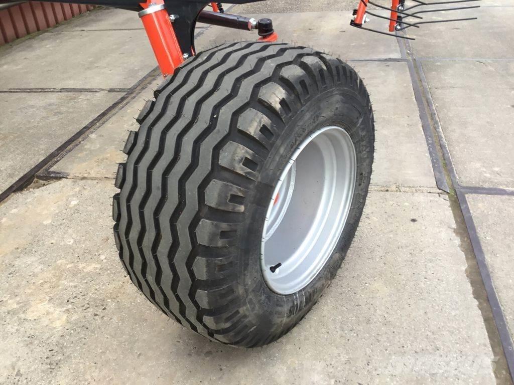 Kuhn GA 8731 堆草機