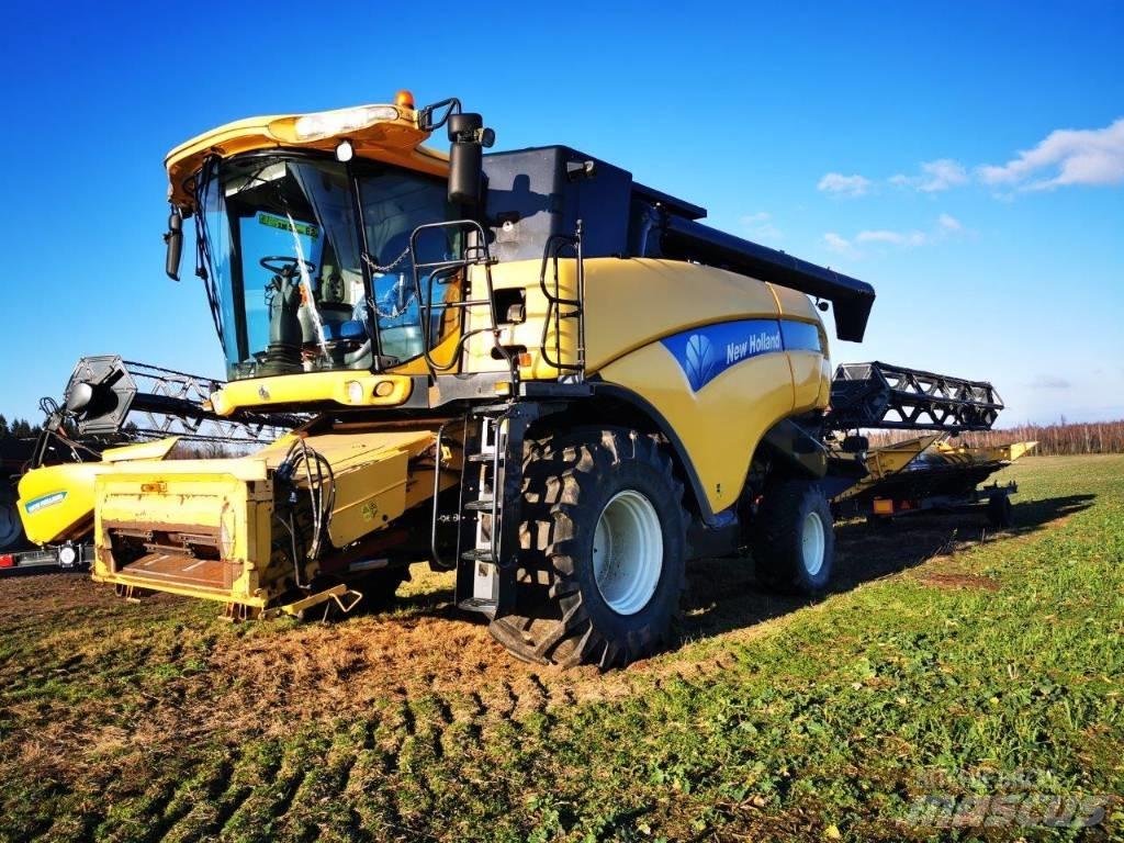 New Holland CX 8080 聯合收穫機