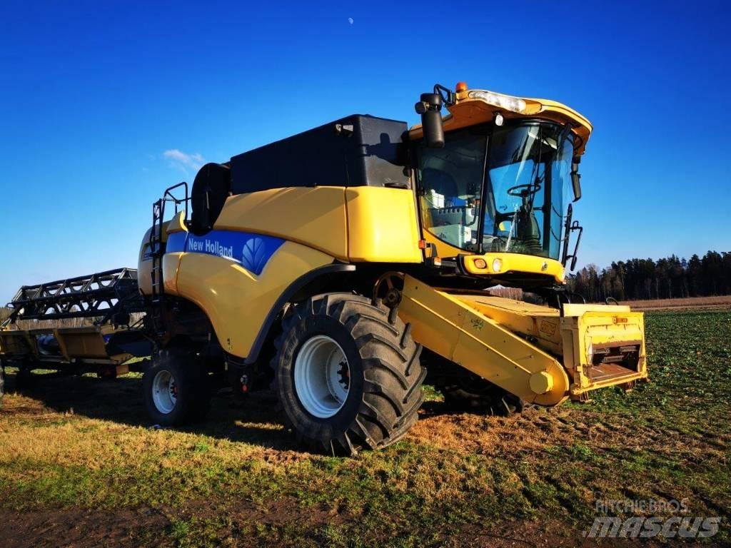 New Holland CX 8080 聯合收穫機