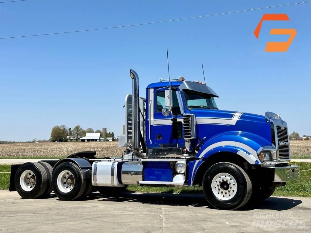 Mack Titan TD 713 其他貨車