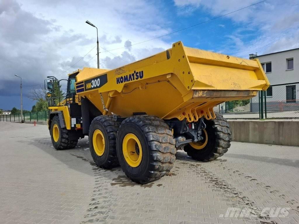 Komatsu HM 300 鉸接式起吊車