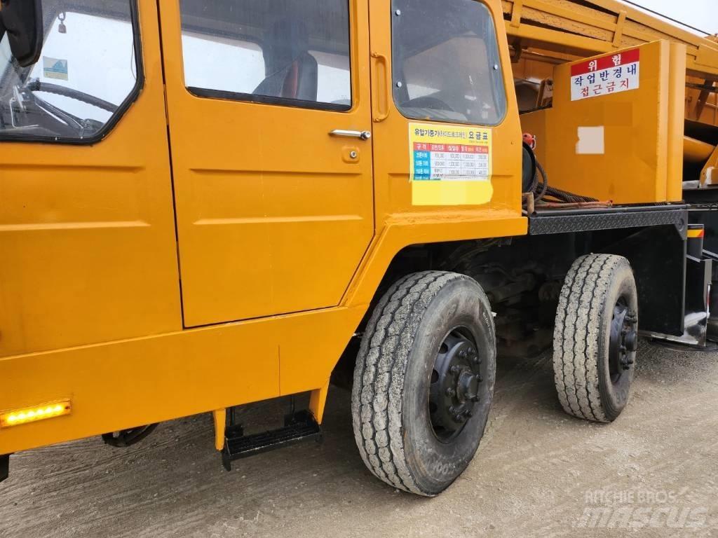 Hyundai HC 50 全路面起重機/吊車